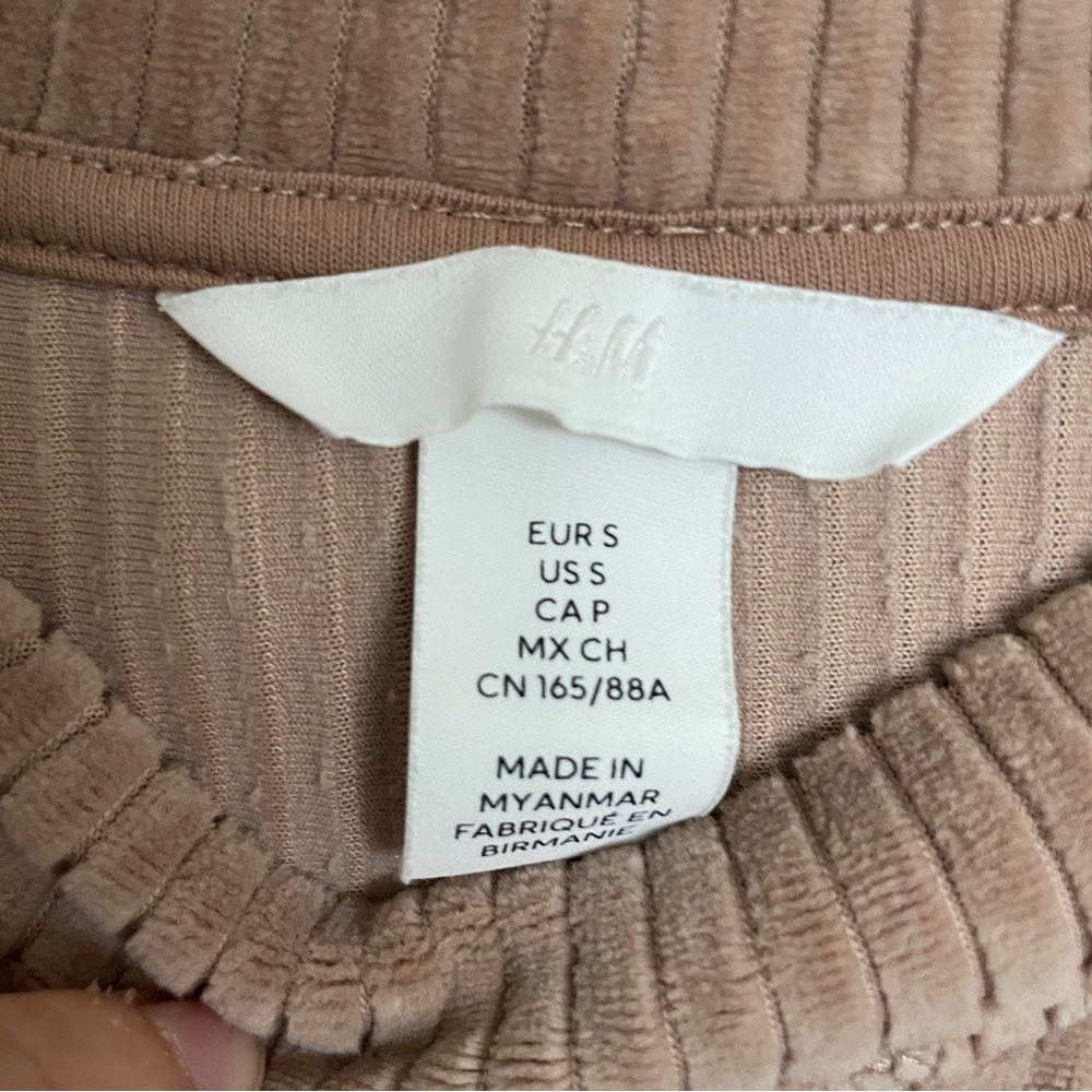 H&M oversize fit corduroy sweater sz S - Picture 4 of 5
